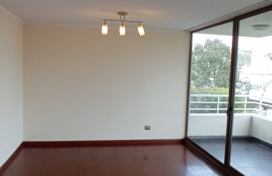 Departamento en sector residencial a pasos Sporting. Arriendo $750.000.- incluye gasto común.